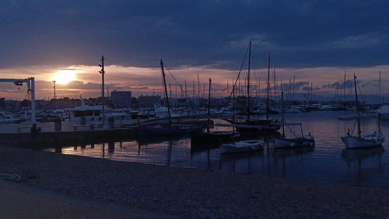 Vila Ancla L' Escala 0*,